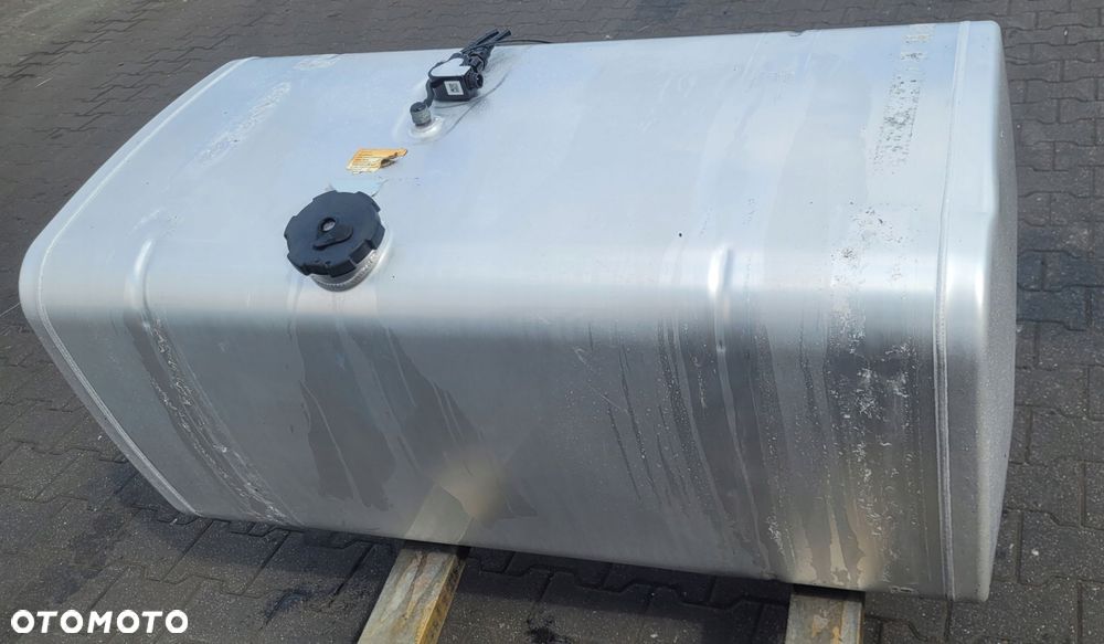 ZBIORNIK PALIWA MAN TGX TGS 490L 133x62x68 - 1