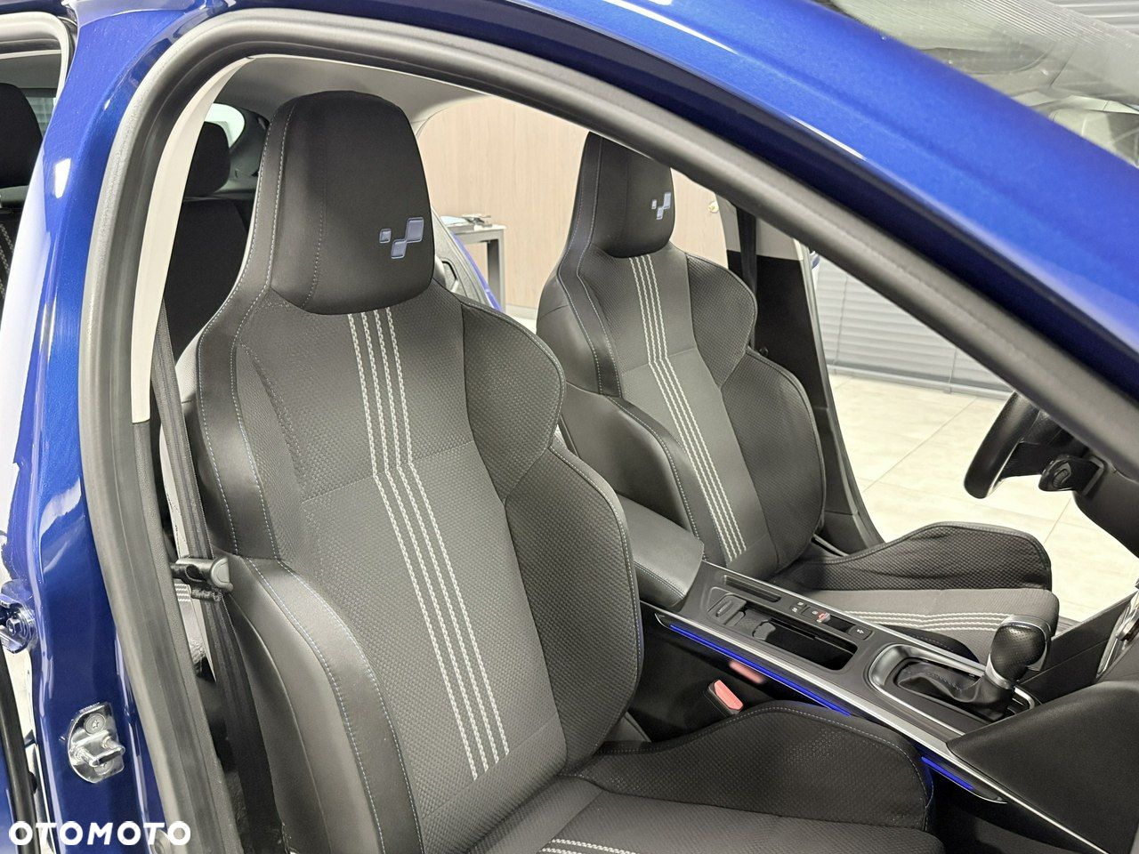 Renault Megane ENERGY TCe 205 EDC GT - 30