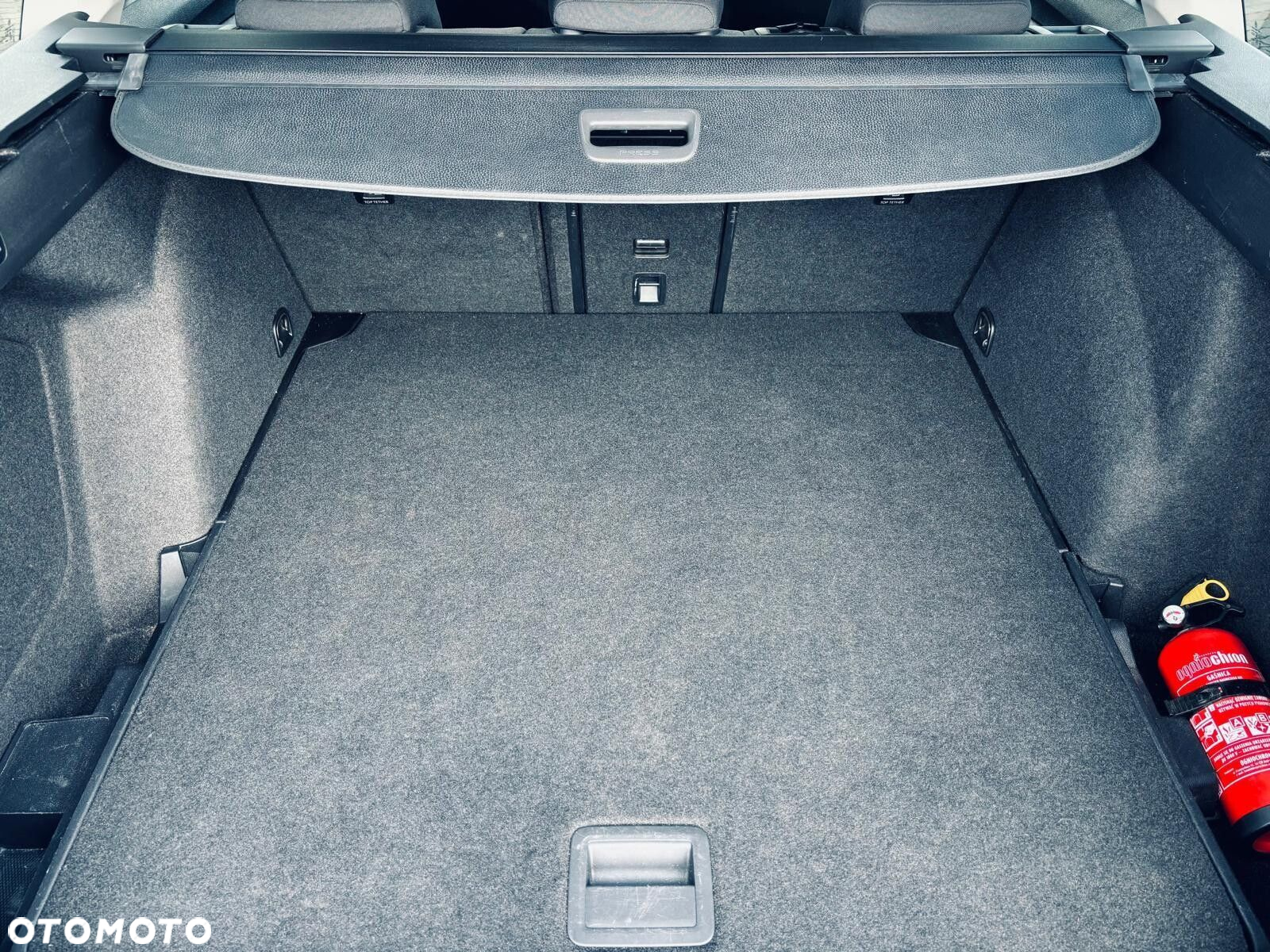 Volkswagen Golf - 10