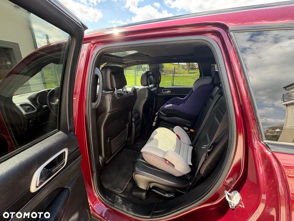 Jeep Grand Cherokee - 29