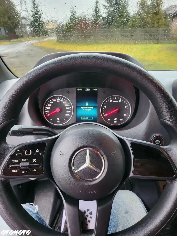 Mercedes-Benz Sprinter - 16