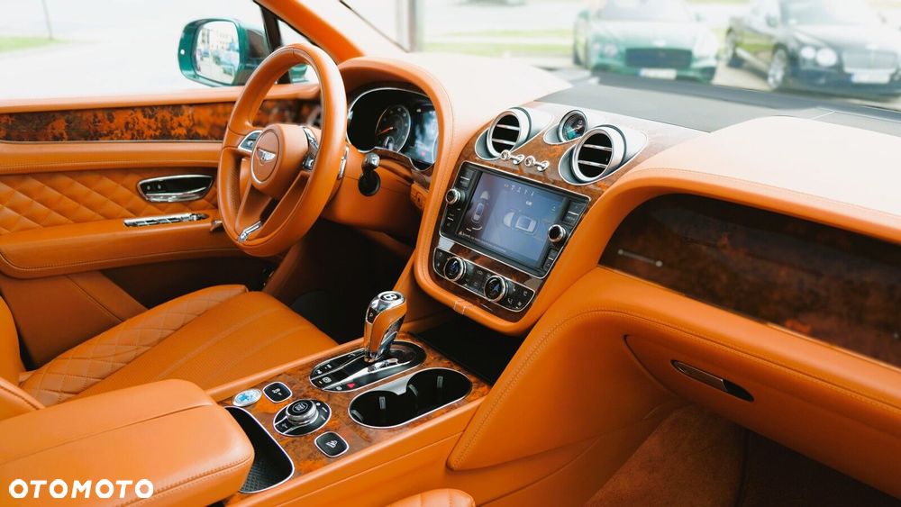 Bentley Bentayga - 24