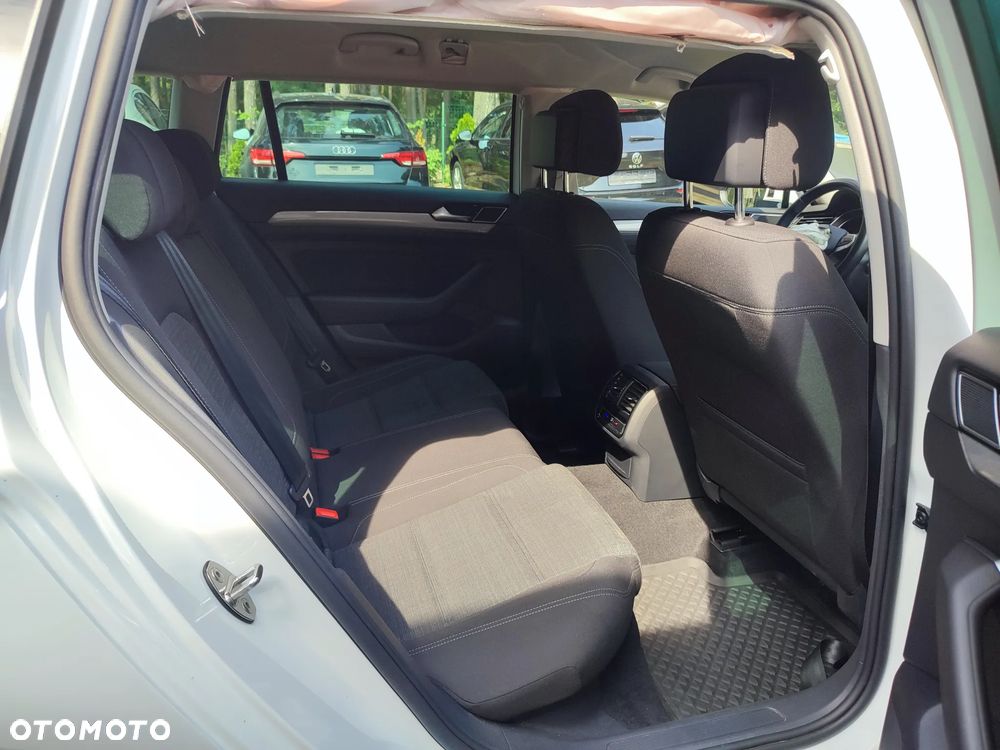 Volkswagen Passat Variant 2.0 TDI SCR DSG Business - 7