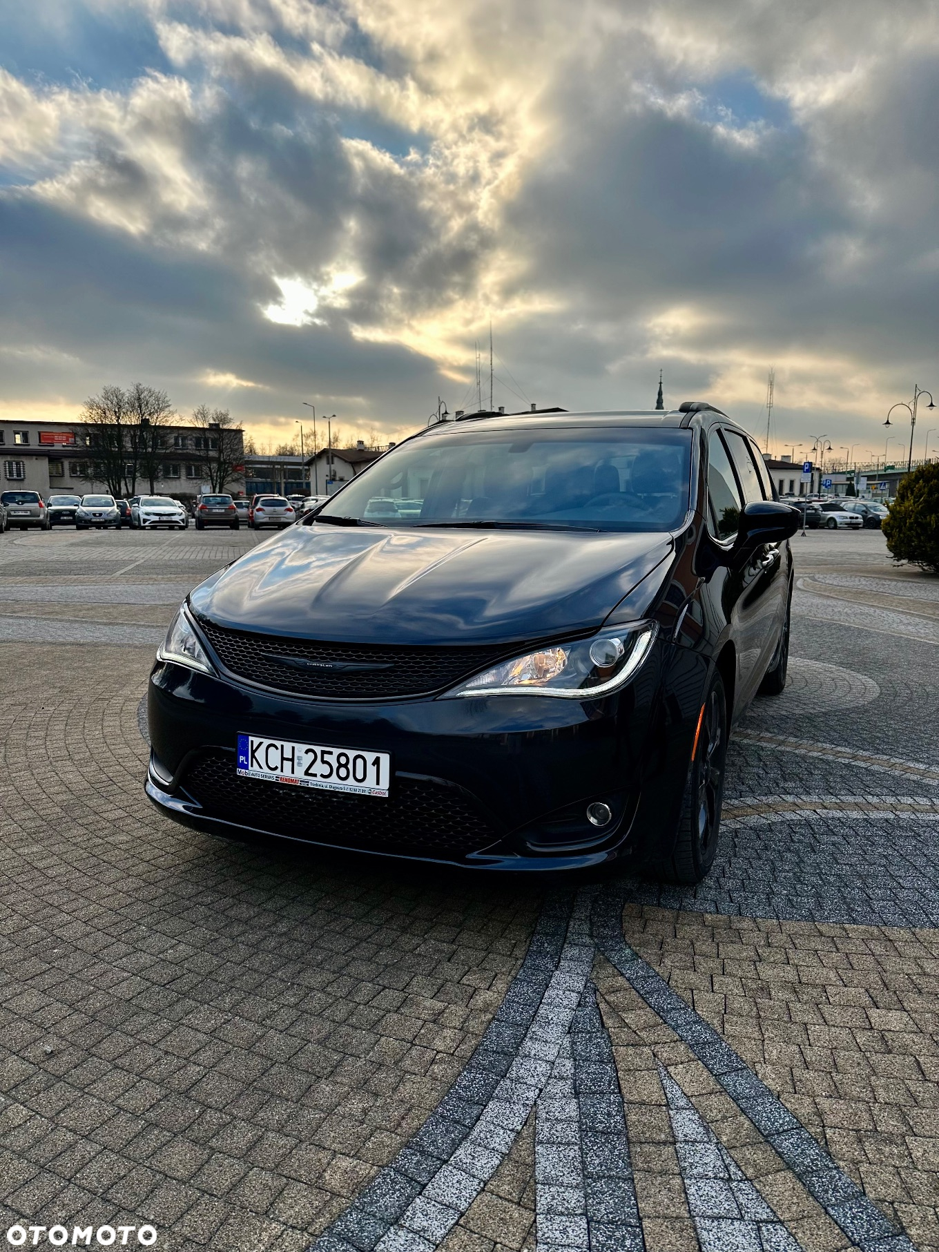 Chrysler Pacifica - 2