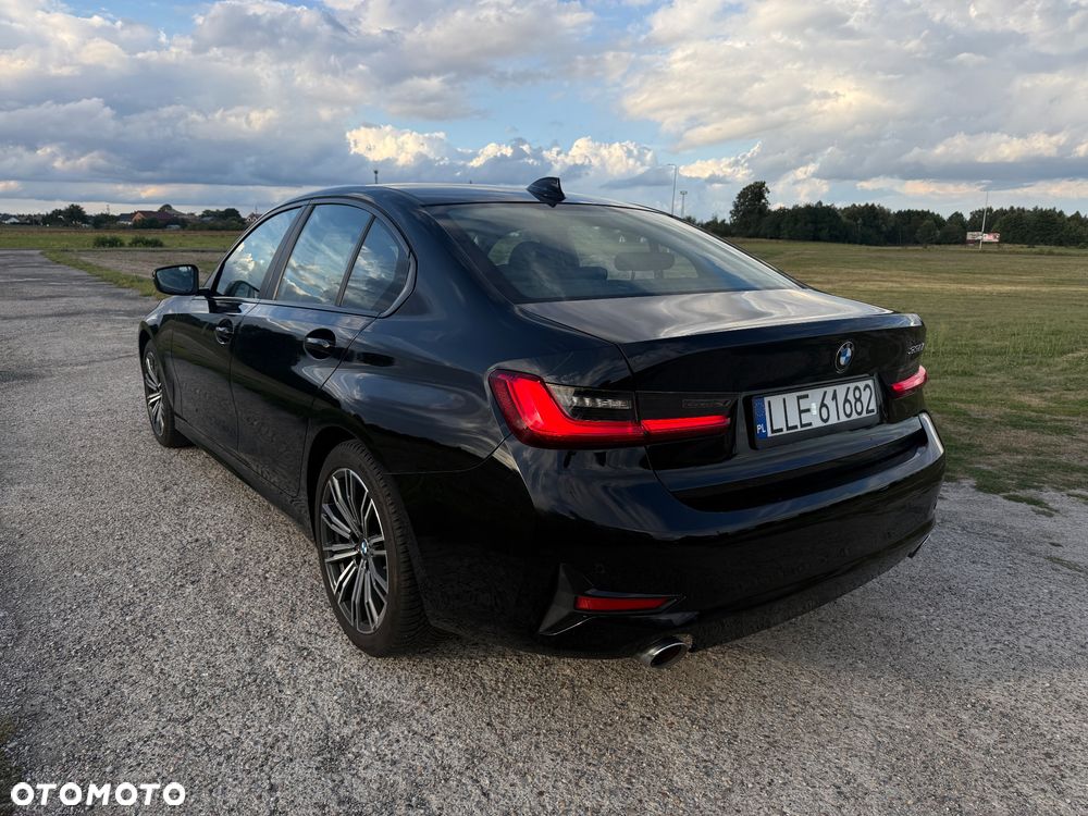 BMW Seria 3 330i Advantage - 14