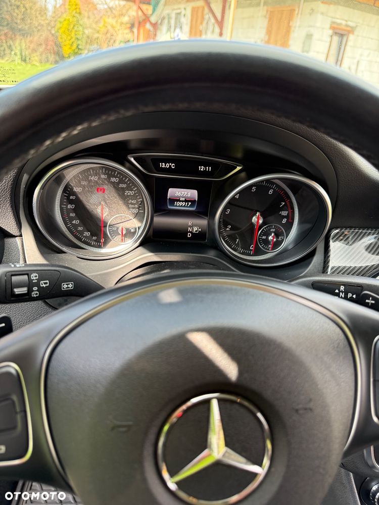 Mercedes-Benz GLA 200 7G-DCT - 13