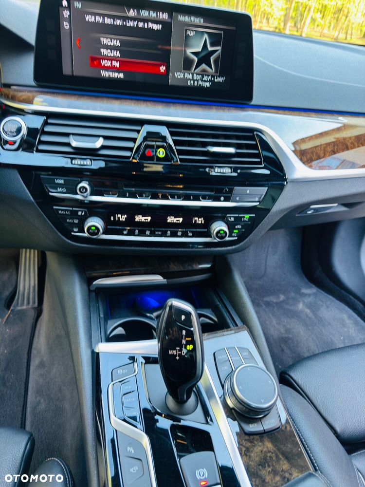 BMW Seria 5 530i xDrive M Sport Edition - 12