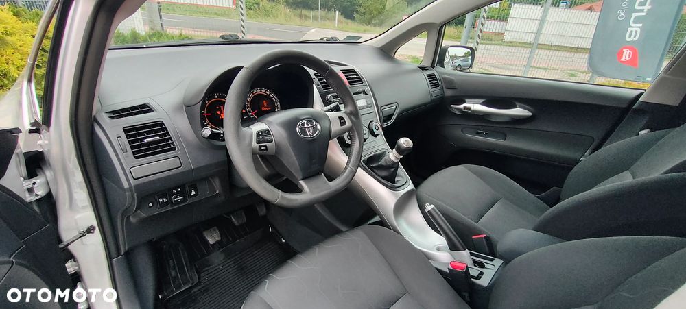 Toyota Auris 1.4 D-4D Terra - 18