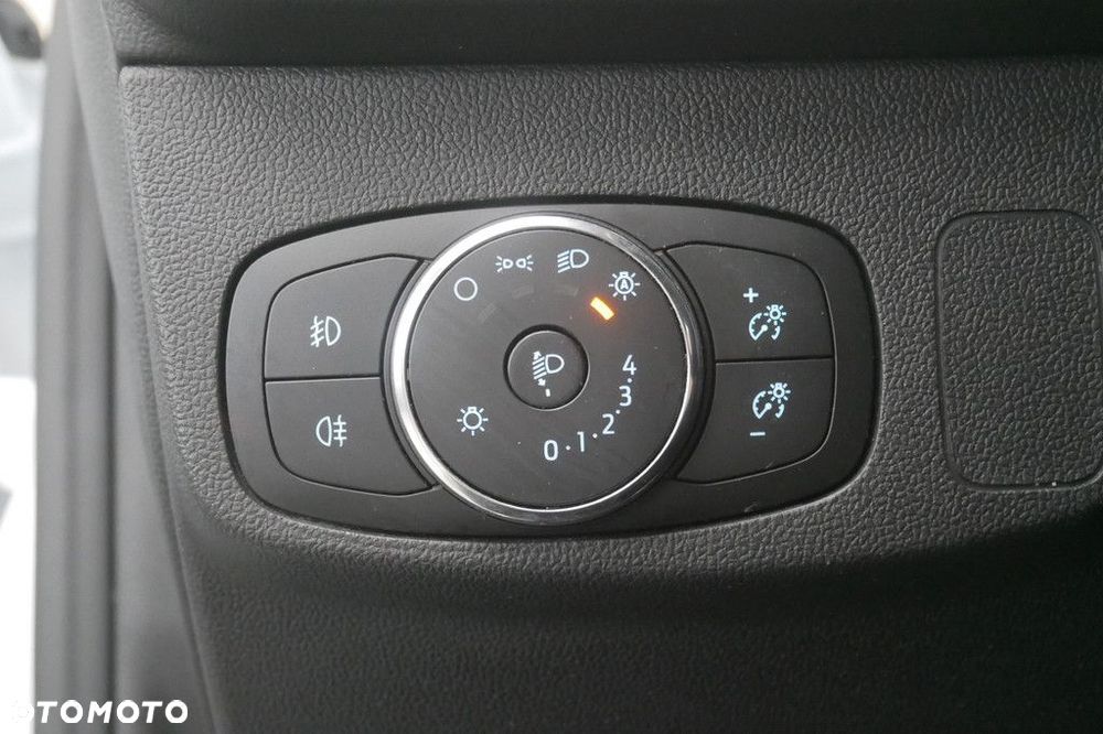 Ford Focus 1.0 EcoBoost Titanium - 26