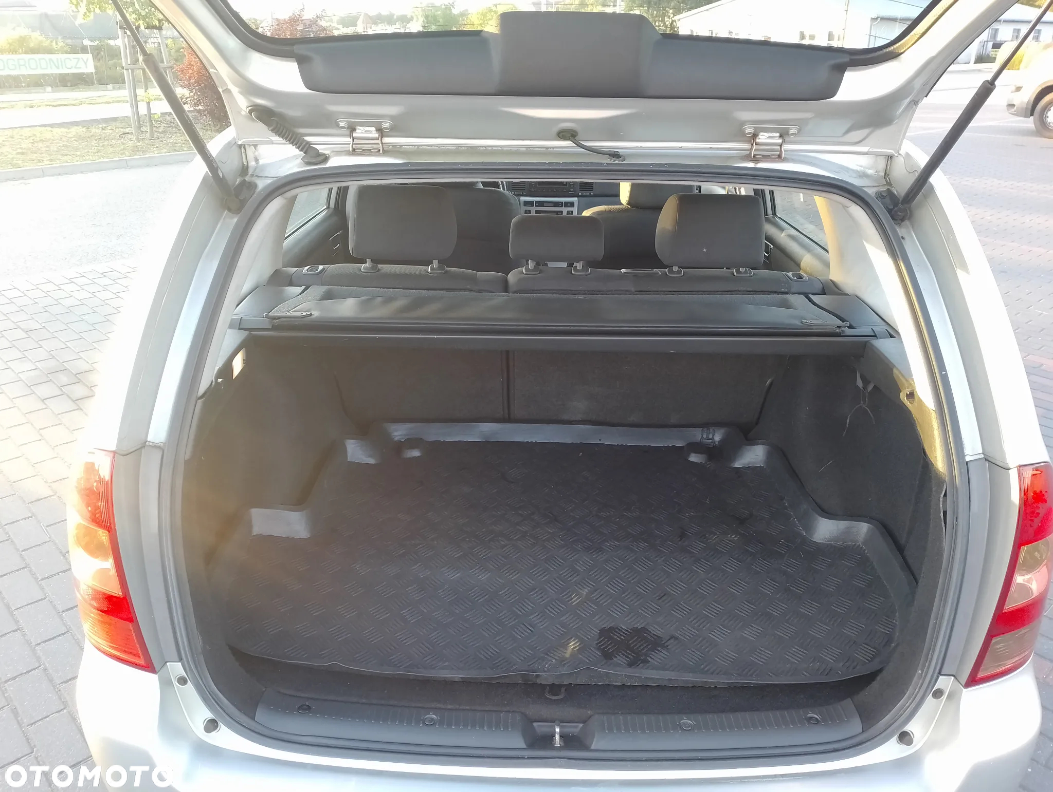 Toyota Corolla 1.4 D-4D Combi Sol - 8
