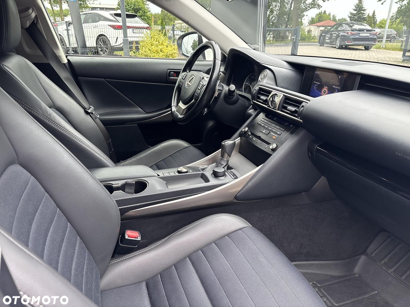 Lexus IS 200t Elegance - 21