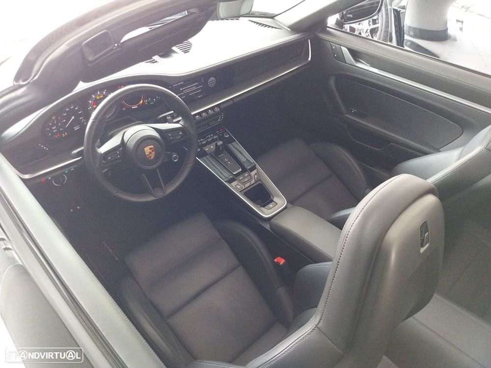 Porsche 911 Série F - 24