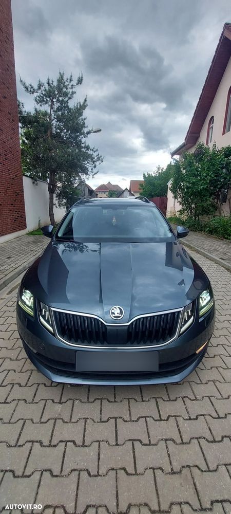 Skoda Octavia 1.6 TDI DSG Ambition - 2