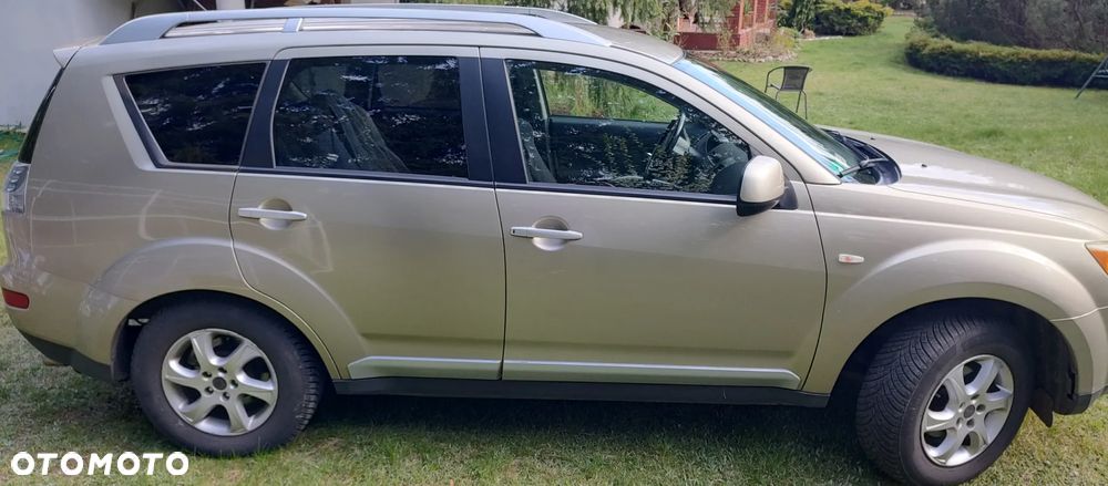 Mitsubishi Outlander 2.2 DI-D 4WD Invite - 17