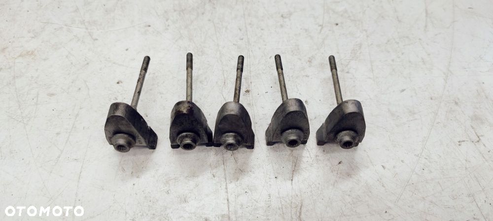 ŚRUBA MOCOWANIE WTRYSKU AUDI VW SEAT SKODA 059216J - 1