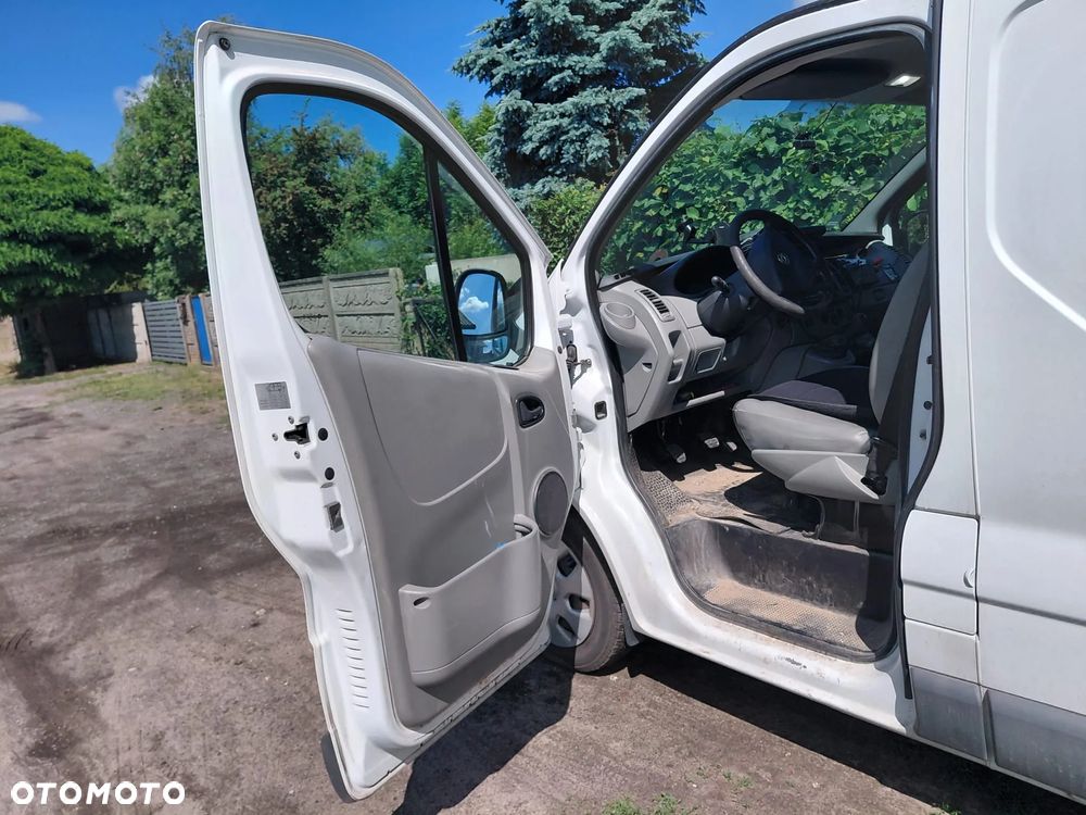 Opel Vivaro - 8