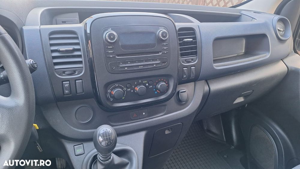 Opel Vivaro - 8
