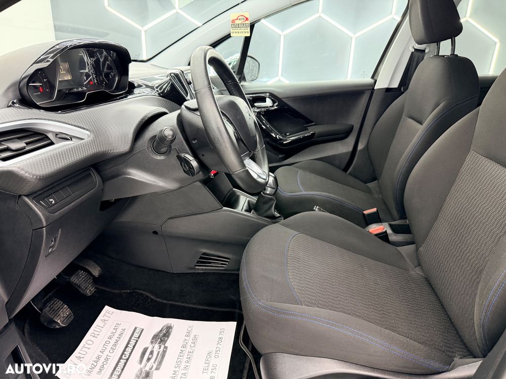 Peugeot 208 PureTech 82 Style - 11