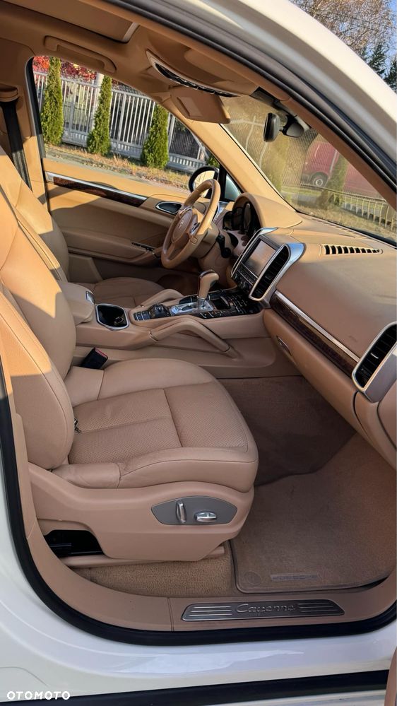 Porsche Cayenne - 6