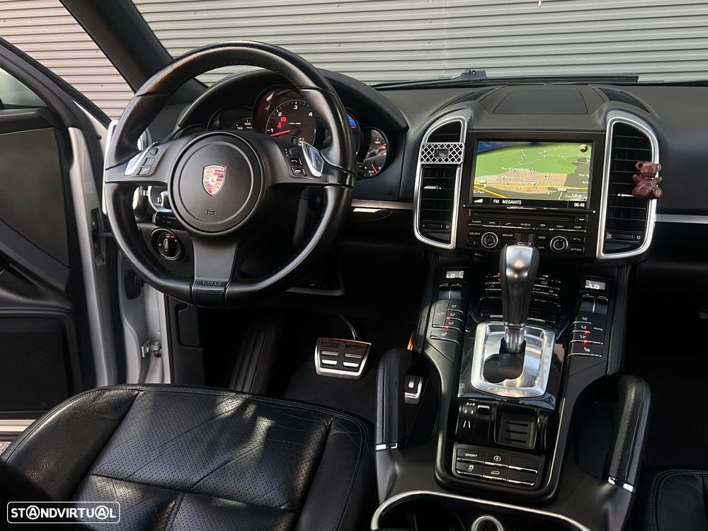 Porsche Cayenne - 13
