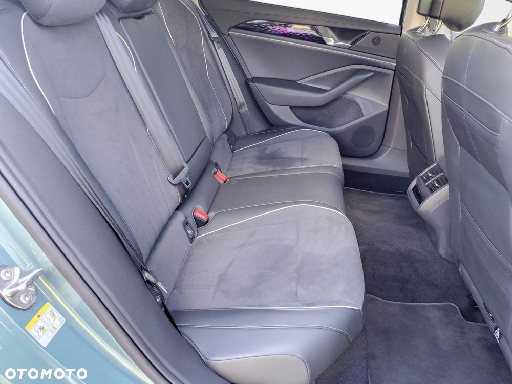 Volkswagen Passat - 17