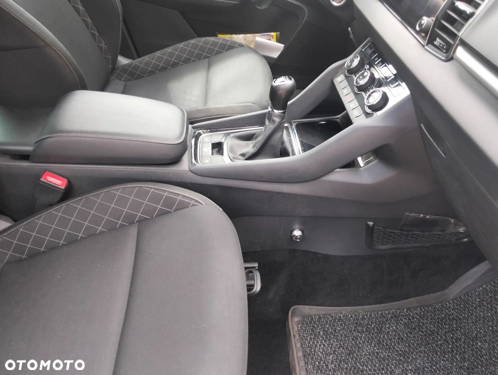 Skoda Karoq 1.5 TSI ACT 4x2 Ambition - 6