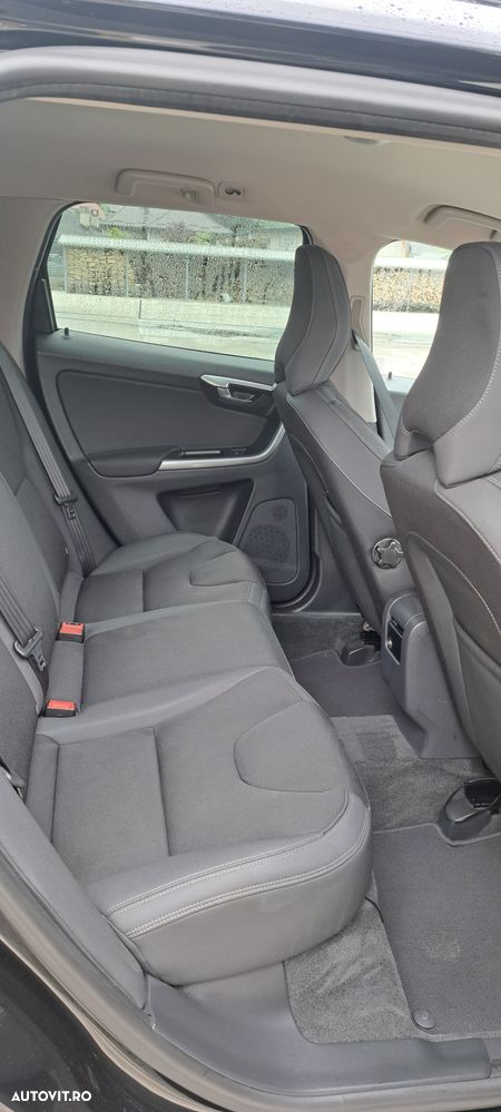 Volvo XC 60 D4AWD Momentum - 10