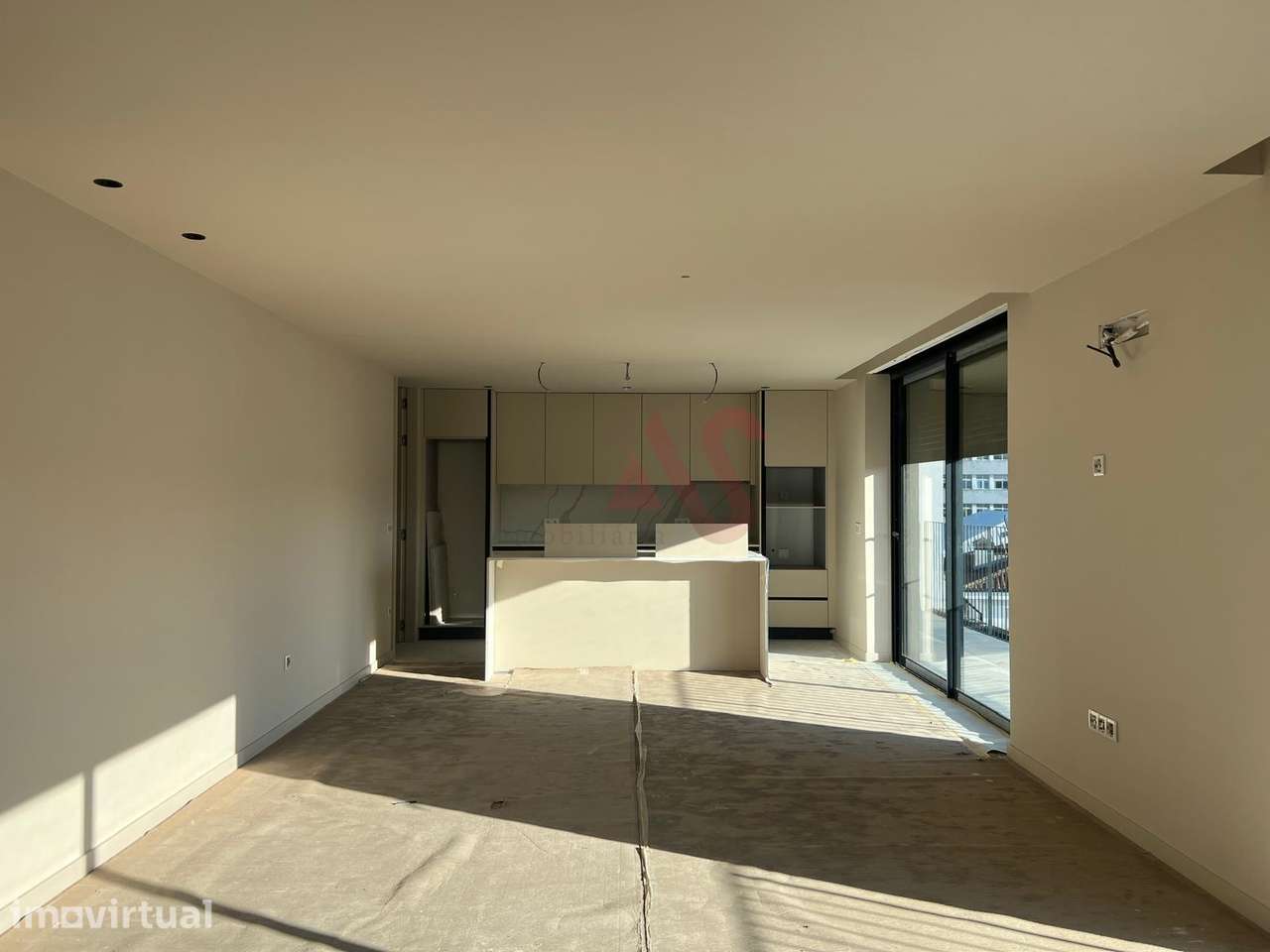 T3 de LUXO, Condomínio fechado,com Piscina, Garagem Box para 4 Carros, - Grande imagem: 4/21