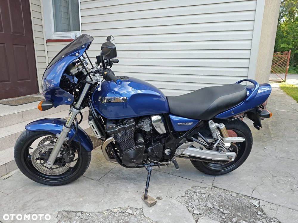 Suzuki GSX - 3