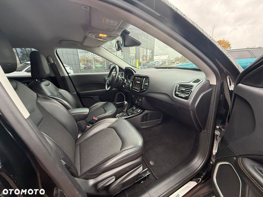 Jeep Compass - 12