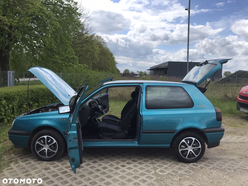 Volkswagen Golf - 18