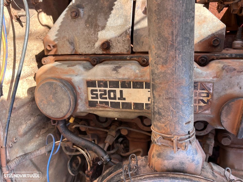 Nissan Pick Up 2.5 D King Cab - 4