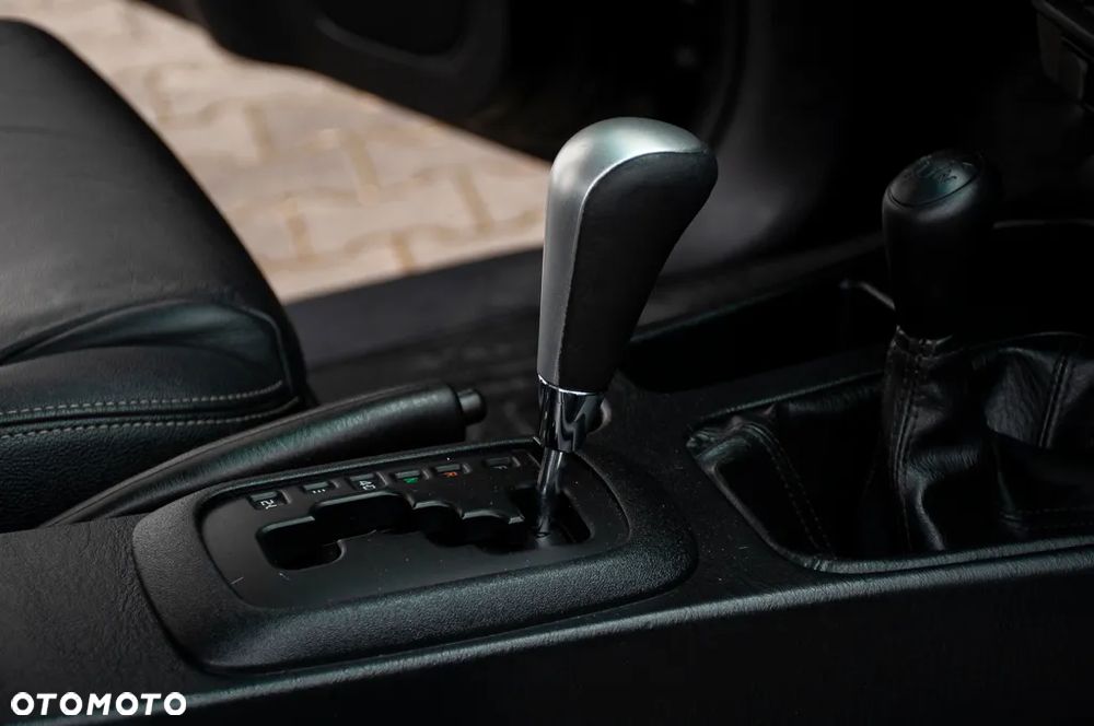 Toyota Hilux 3.0 D-4D Invincible - 7