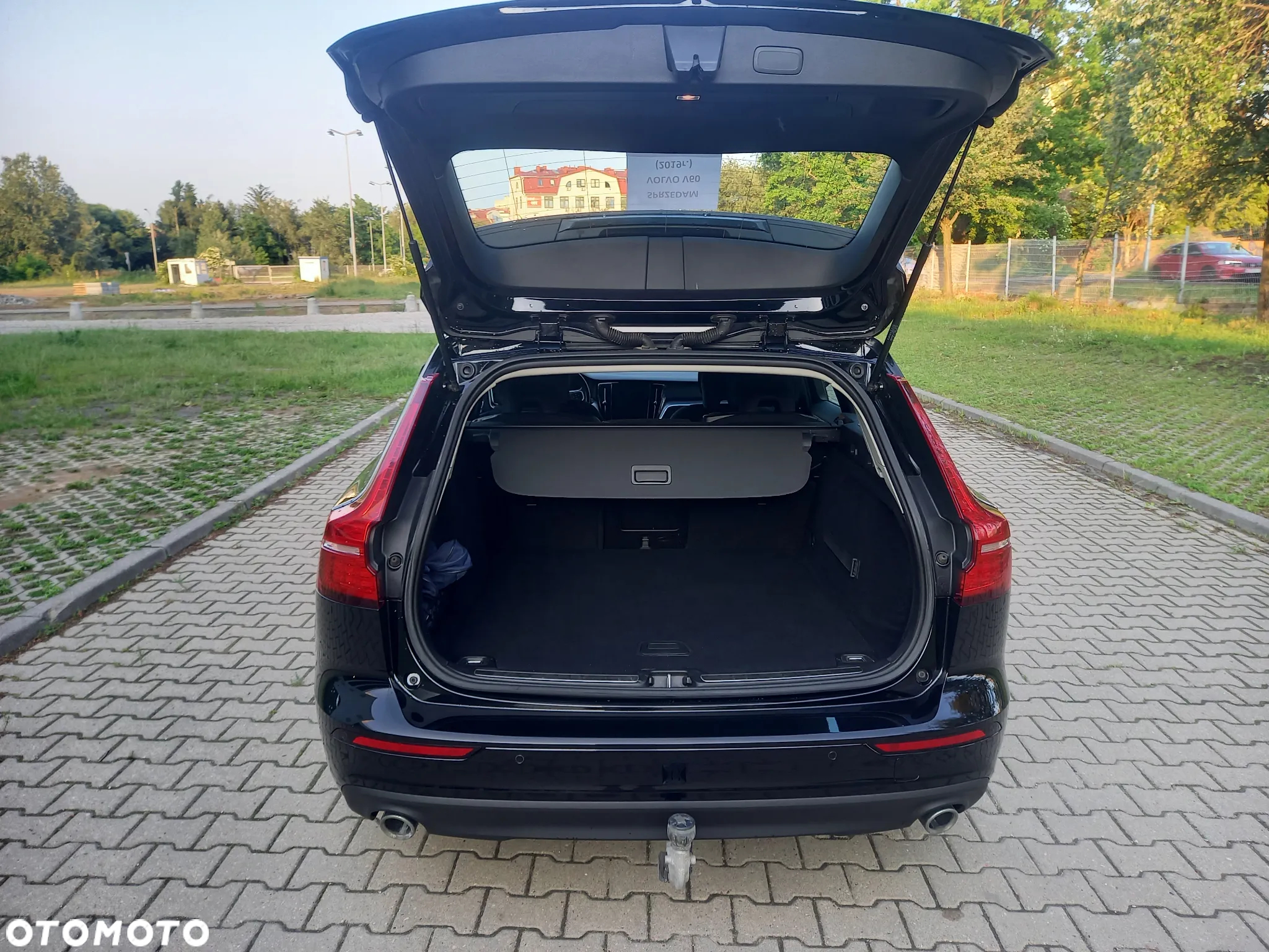 Volvo V60 D4 Momentum - 12