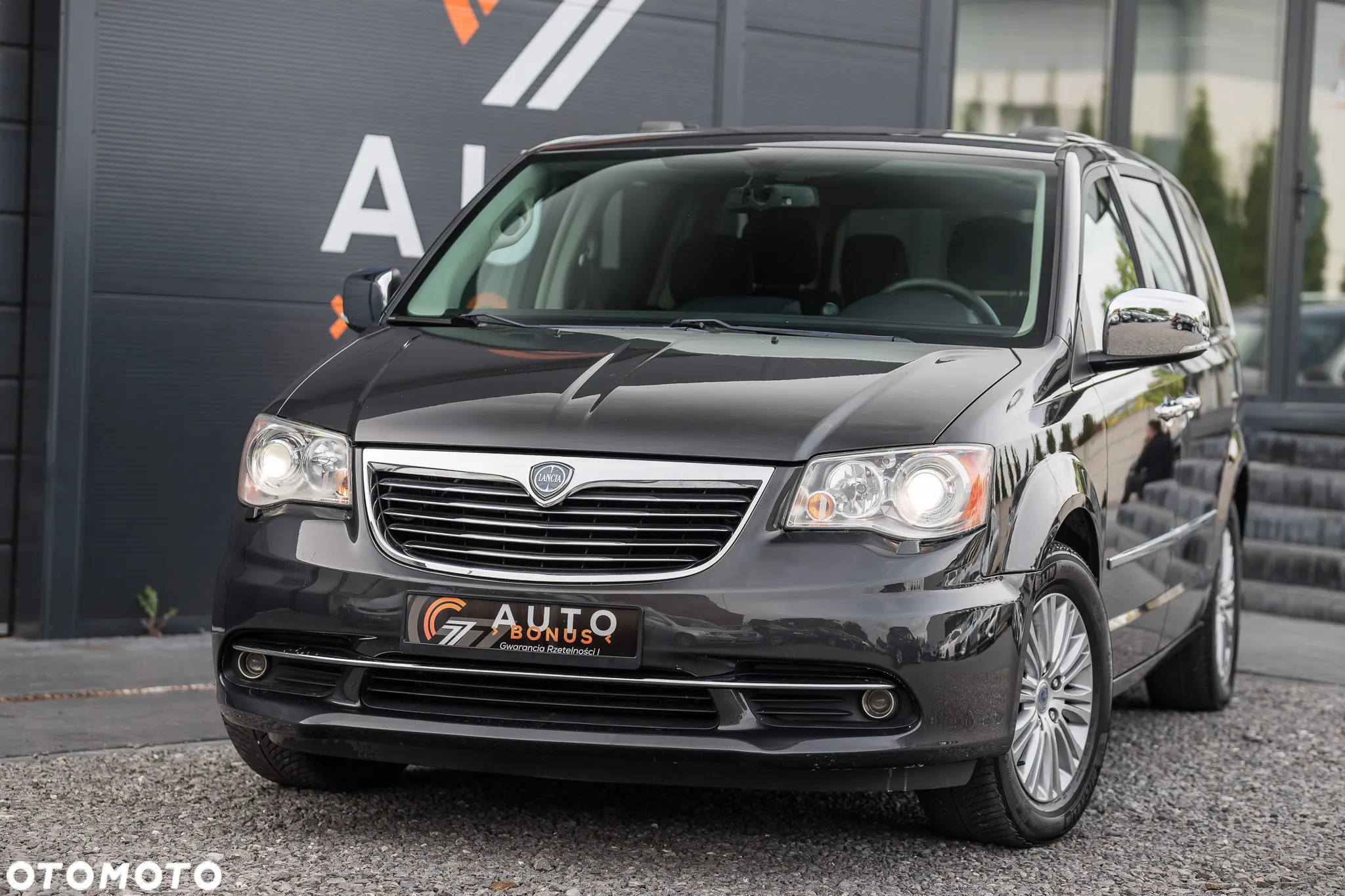 Lancia Voyager - 2