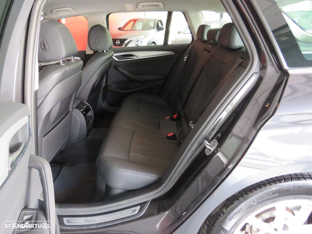 BMW 520 d Auto - 13