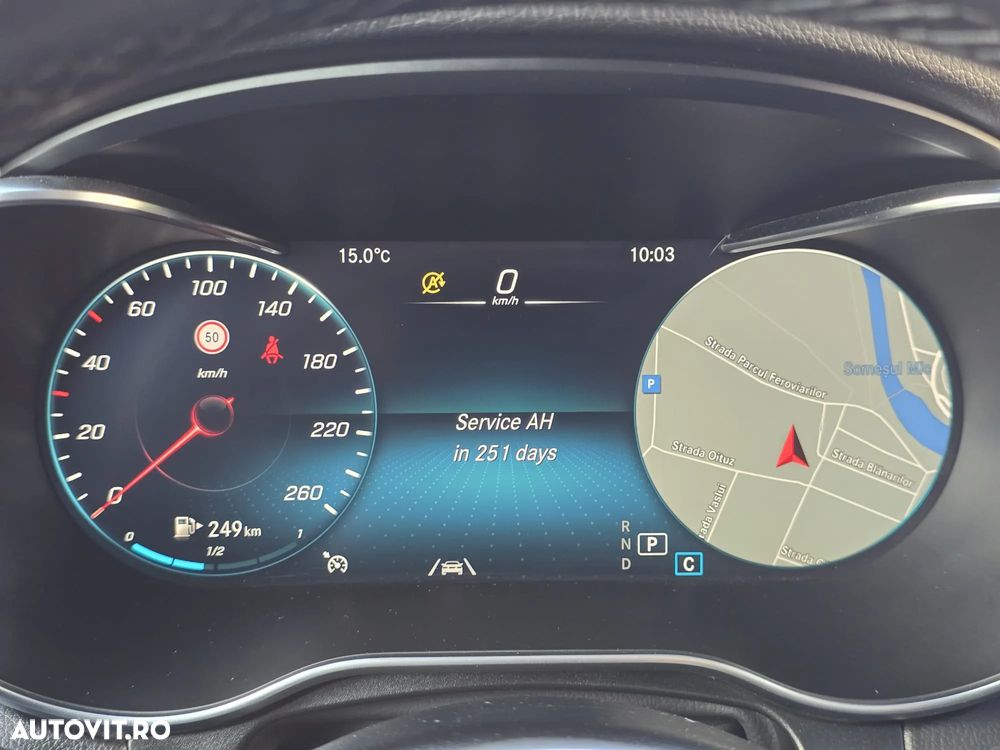 Mercedes-Benz GLC - 12