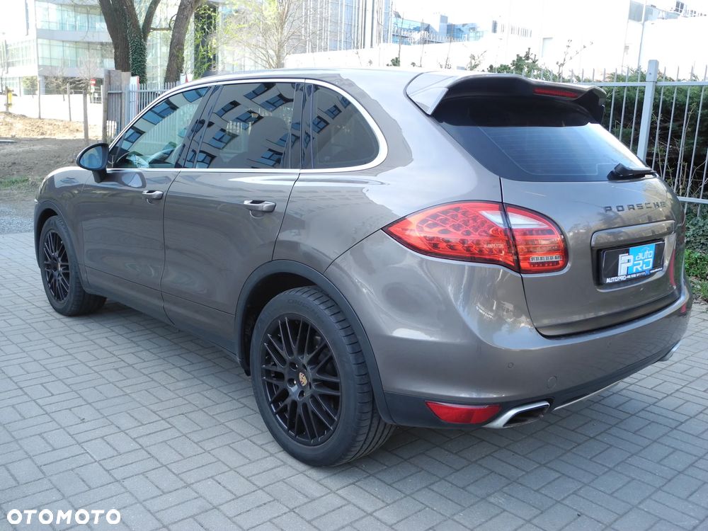 Porsche Cayenne - 4