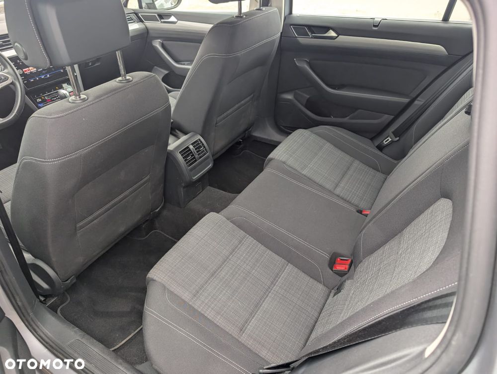 Volkswagen Passat 1.5 TSI EVO Business DSG - 11
