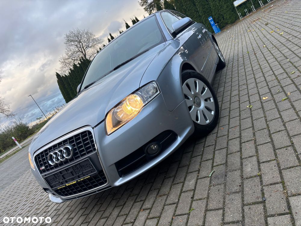 Audi A4 Limousine - 12