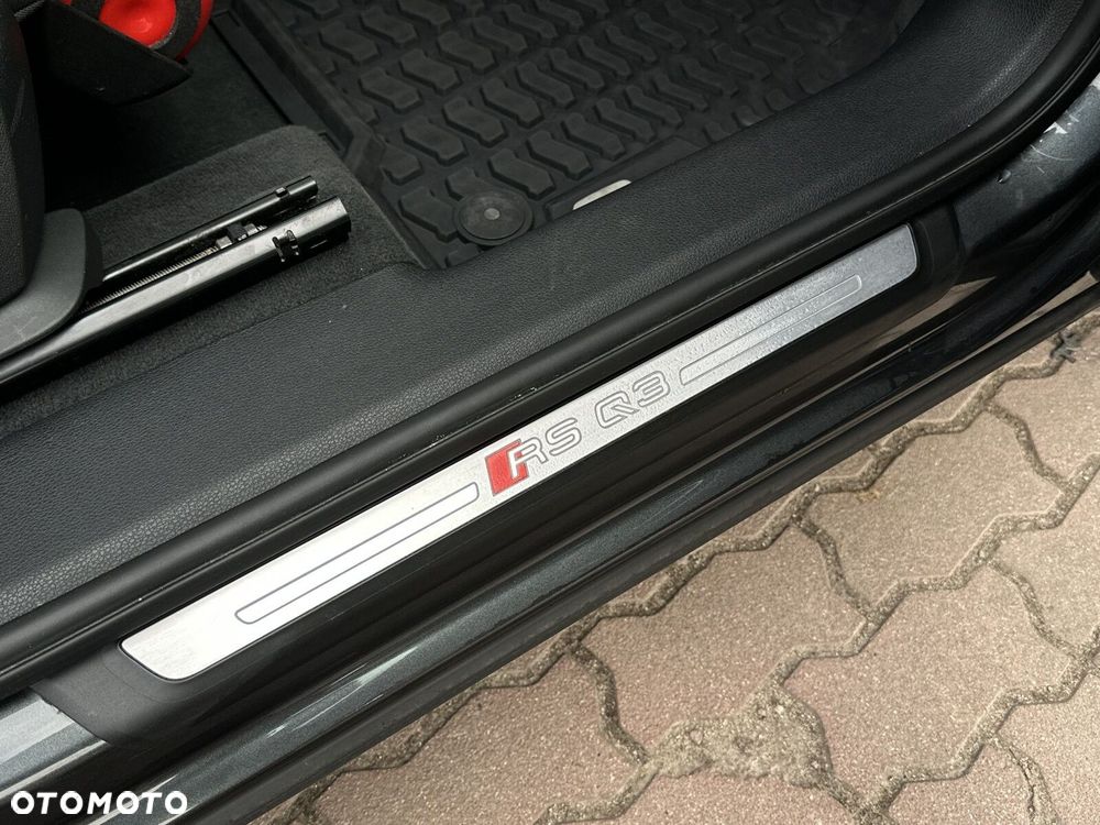 Audi Q3 RS S tronic - 33