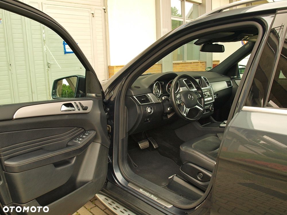 Mercedes-Benz ML - 15