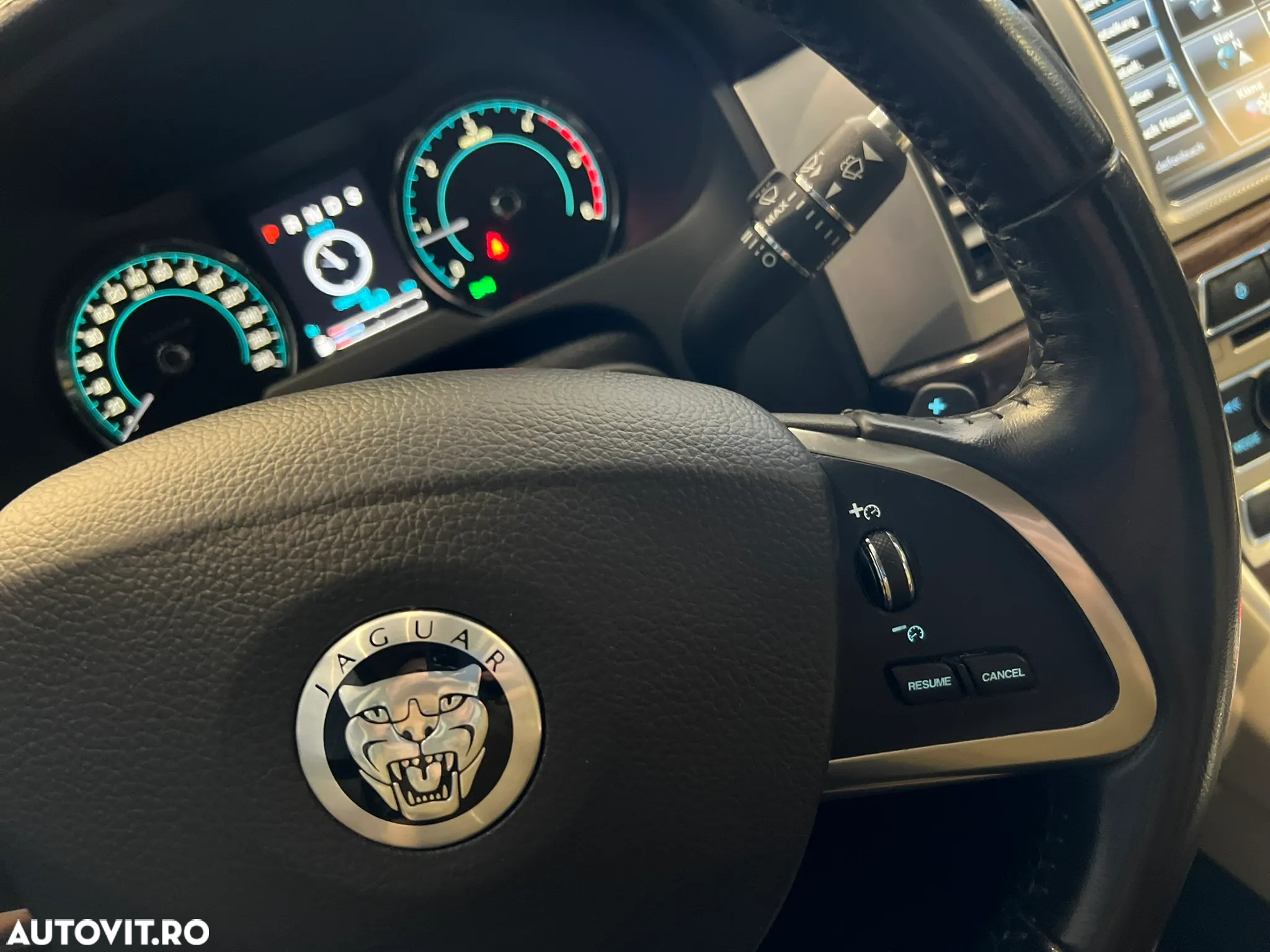 Jaguar XF 3.0 V6 Diesel Sportbrake - 17