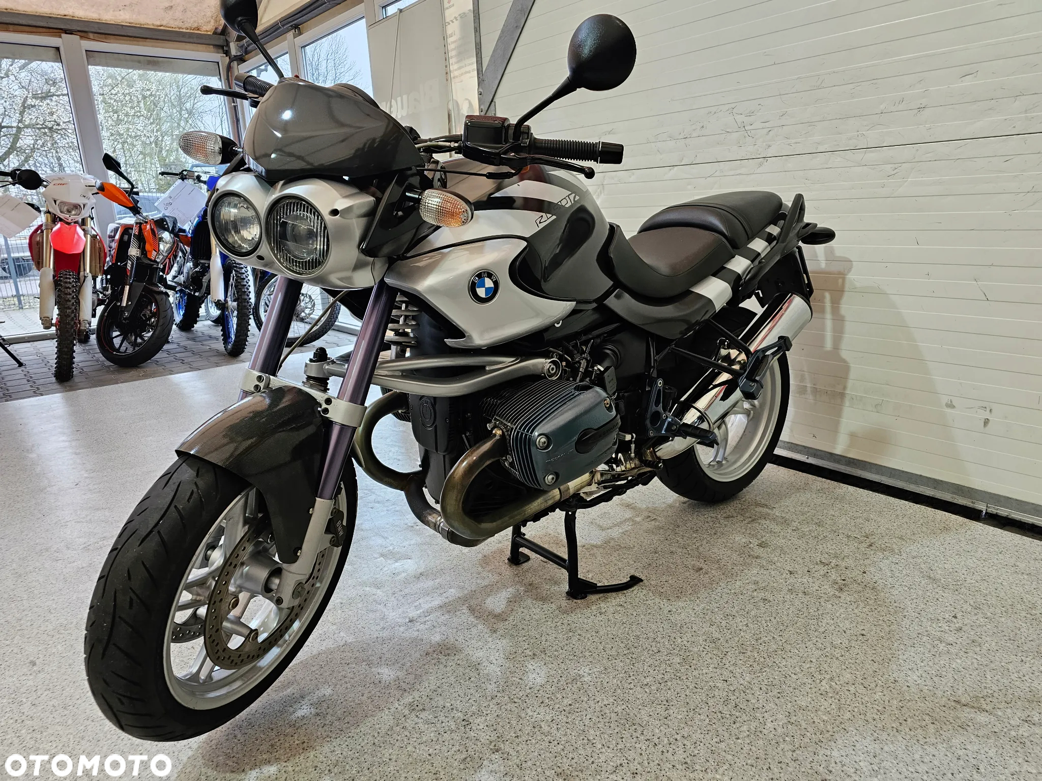 BMW R - 8