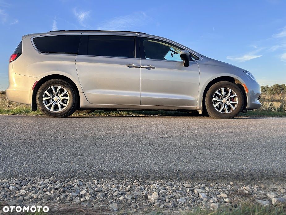 Chrysler Pacifica - 7