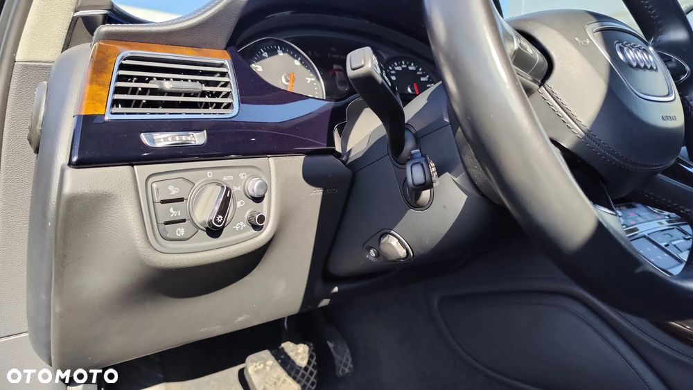 Audi A8 L 60 TFSI quattro tiptronic - 24