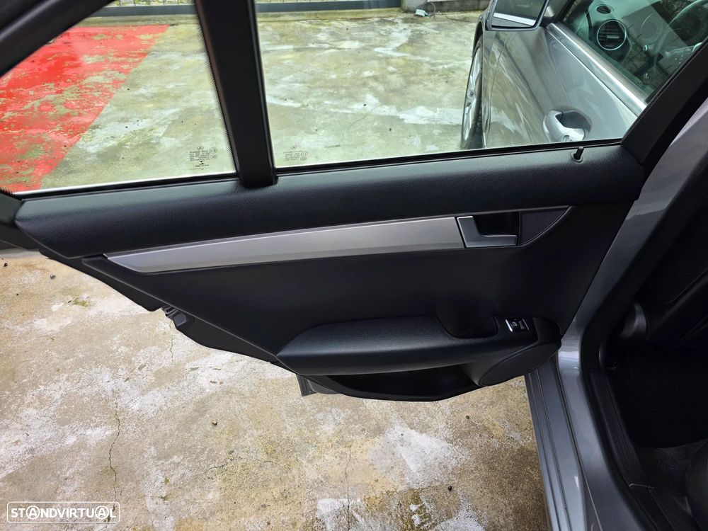 Mercedes-Benz C 220 - 23