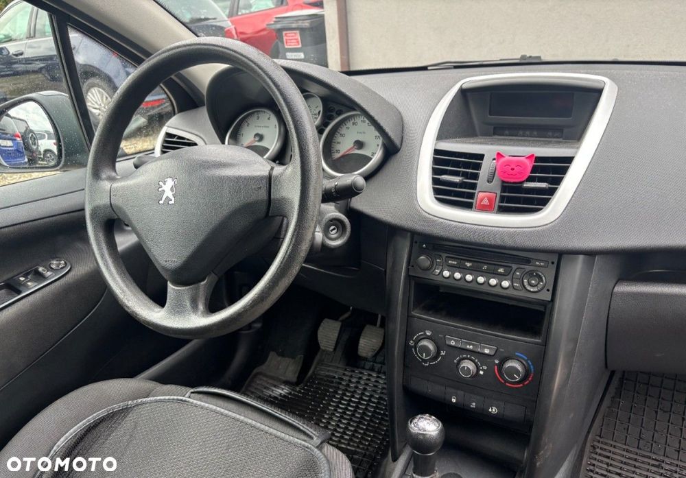 Peugeot 207 - 11