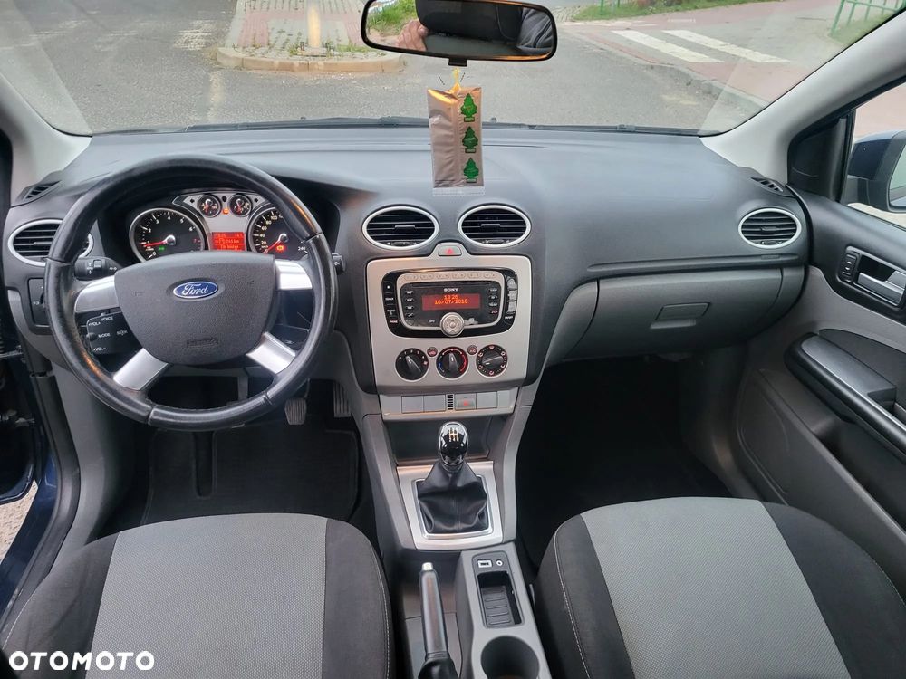 Ford Focus 1.4 16V Style - 5