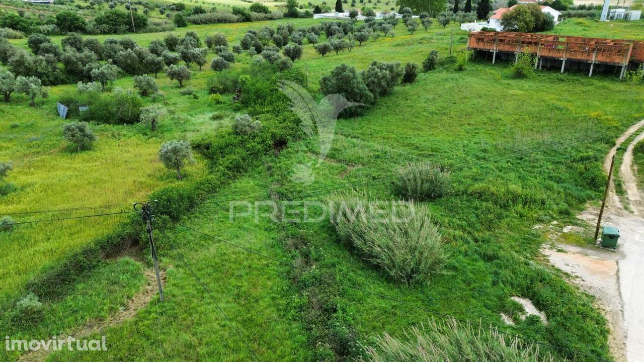 Terreno urbano localizado em Vale de Figueira / Santarém - Grande imagem: 5/26